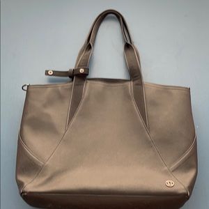 Lululemon go wild bag